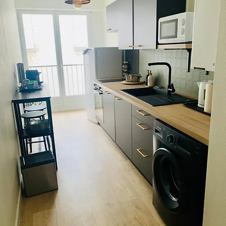 Cocon Lumineux Centre, Gare 10min, Wifi , 4p شقة *