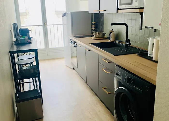 Cocon Lumineux Centre, Gare 10min, Wifi , 4p Apartment *